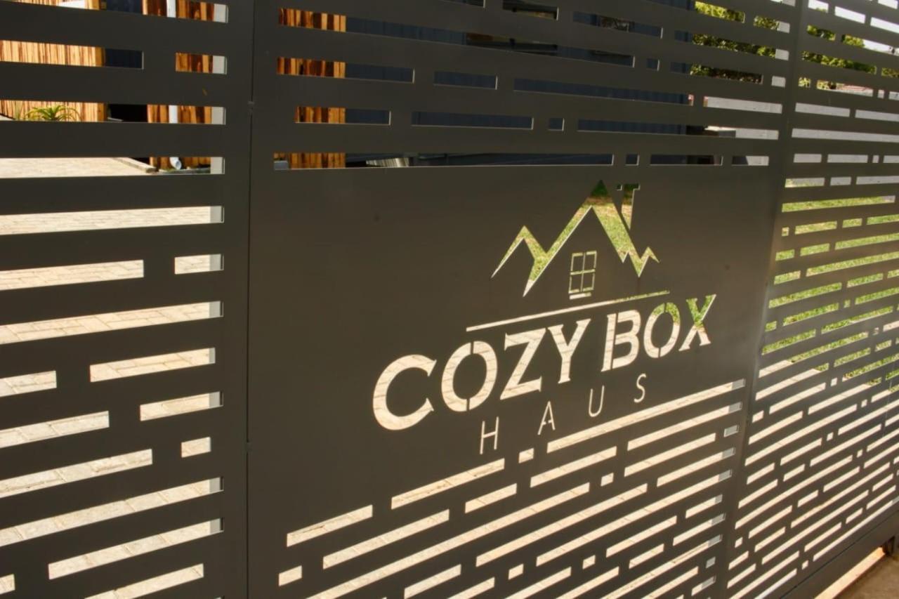 Cozy Box Haus Hotel Graskop Bagian luar foto