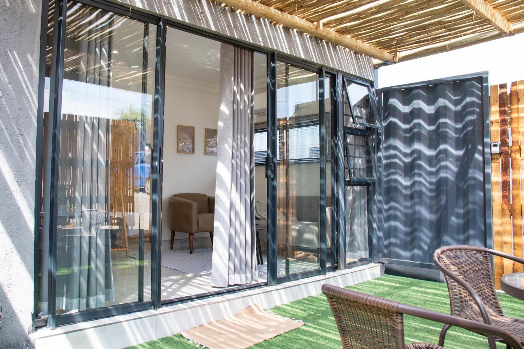 Cozy Box Haus Hotel Graskop Bagian luar foto